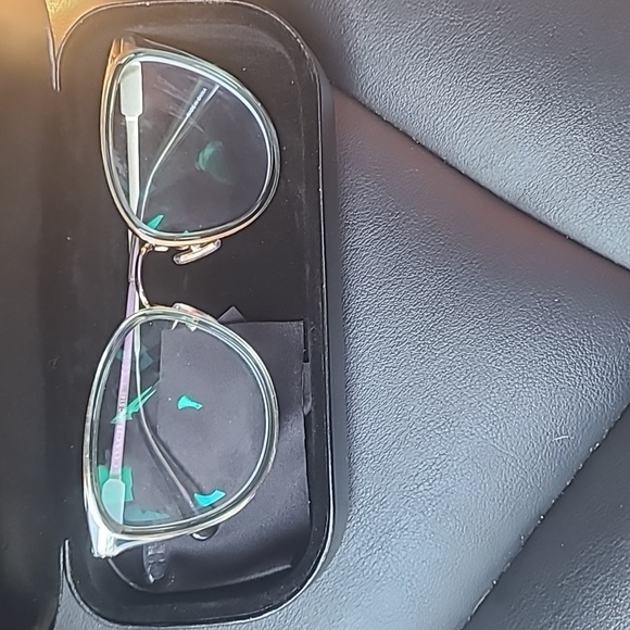 Glasses - Picture 2 of 2